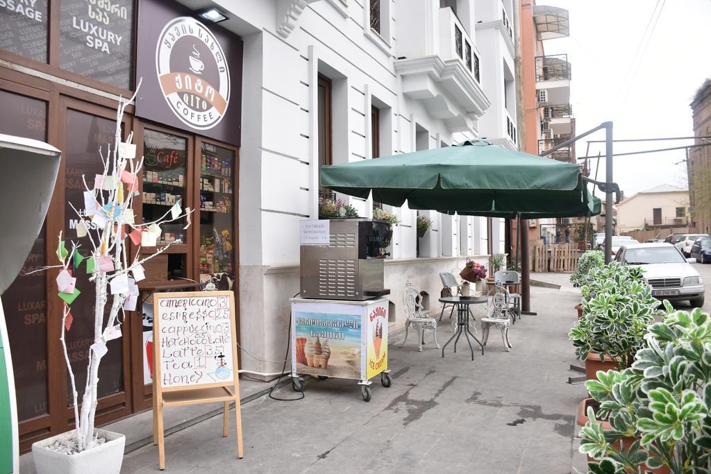 โรงแรมเวลเว็ต Tbilisi ภายนอก รูปภาพ