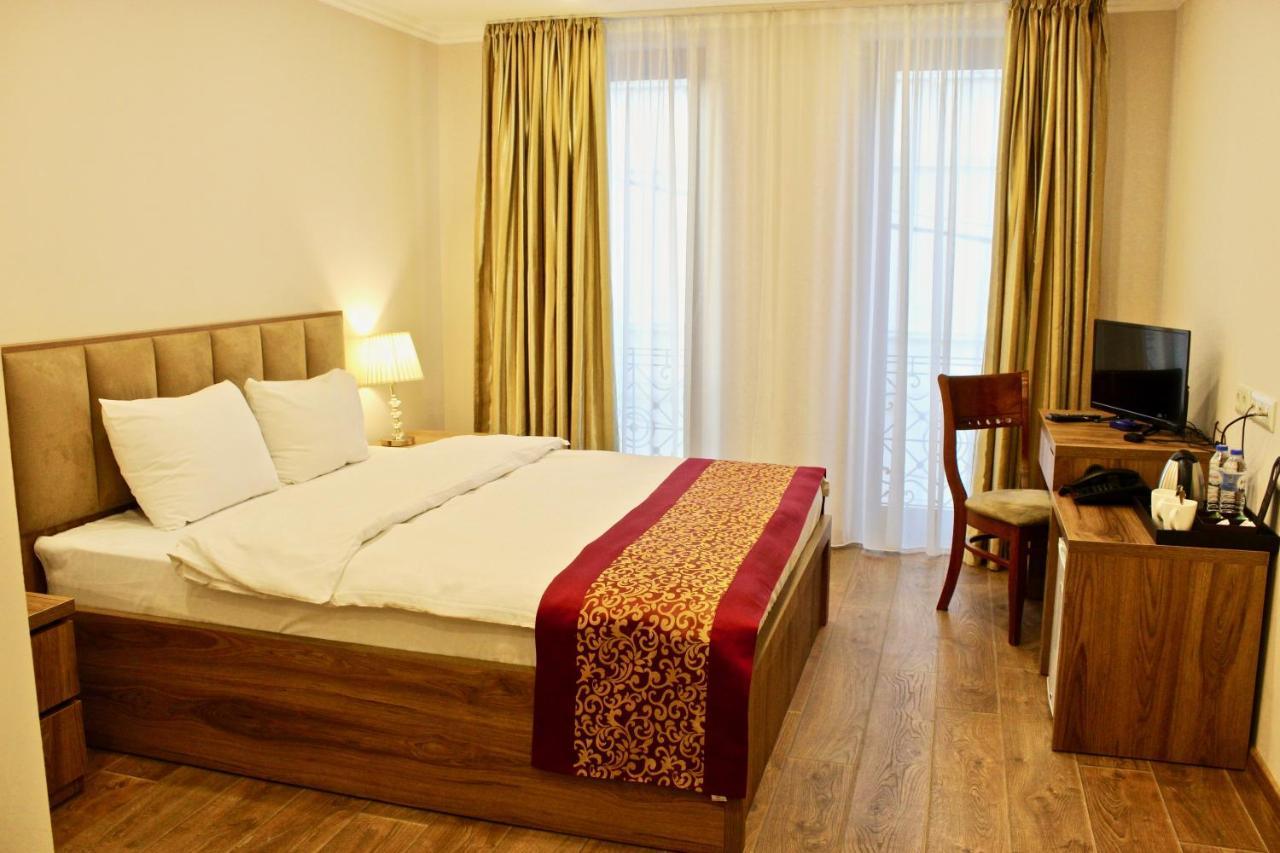 โรงแรมเวลเว็ต Tbilisi ภายนอก รูปภาพ