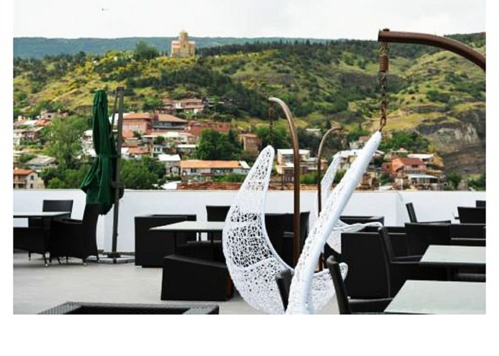โรงแรมเวลเว็ต Tbilisi ภายนอก รูปภาพ