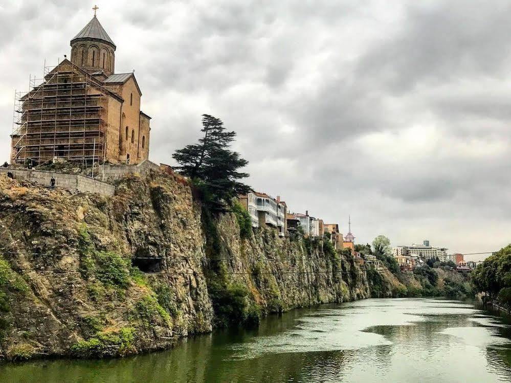 โรงแรมเวลเว็ต Tbilisi ภายนอก รูปภาพ